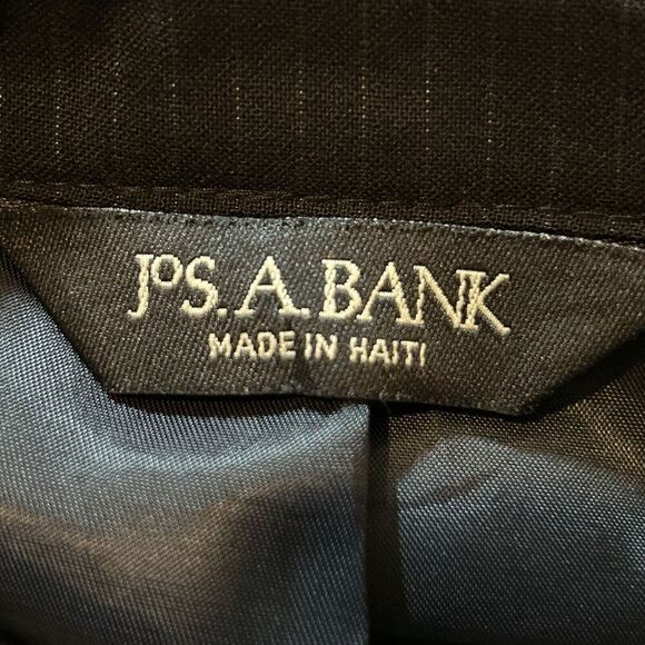 Jos A Bank Men's 40R 2 Button Suit Coat Black Pinstripe 100% Wool - Picture 3 of 6